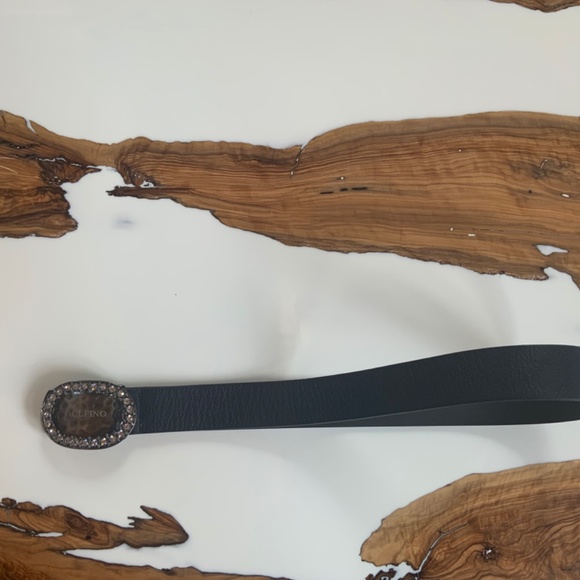 Women belt. Leather, dark navy blue color. Size 80